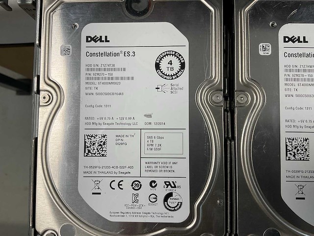 Dell (md3460/e08j) 16x 4 tb sas(mg03sca400) - 8x 3 tb sas(st3000nm0023) - 9x 4 tb sas(mg04sca40eny) - 1x 4 tb sas(st4000nm0295) - 8x 4 tb sas(mg04sca40en) - 17x 6 tb sas(mg04sca60ee) - 1x 4 tb sas(st4000nm0025) disk array enclosure - afbeelding 11 van  20
