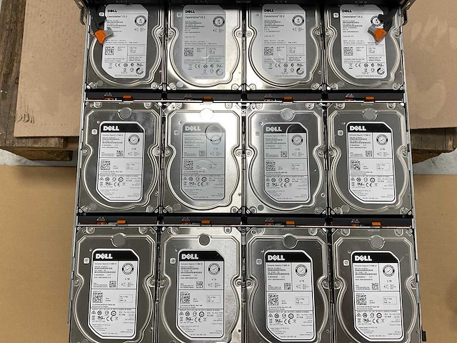 Dell (md3460/e08j) 40 x 4 tb sas(st4000nm0023) - 13x 4 tb sas(st4000nm0295) - 7x 4 tb sas(st4000nm0025) disk array enclosure - afbeelding 7 van  18
