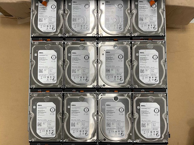 Dell (md3460/e08j) 40 x 4 tb sas(st4000nm0023) - 13x 4 tb sas(st4000nm0295) - 7x 4 tb sas(st4000nm0025) disk array enclosure - afbeelding 9 van  18