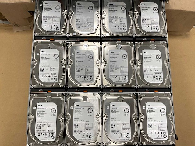 Dell (md3460/e08j) 40 x 4 tb sas(st4000nm0023) - 13x 4 tb sas(st4000nm0295) - 7x 4 tb sas(st4000nm0025) disk array enclosure - afbeelding 10 van  18