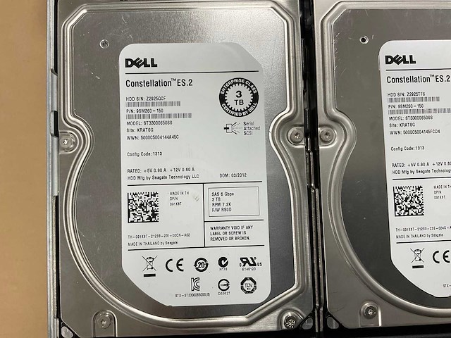 Dell (md3460/e08j) 54 x 3 tb sas(st3000nm0023) - 6x 3 tb sas(st33000650ss) disk array enclosure - afbeelding 3 van  16