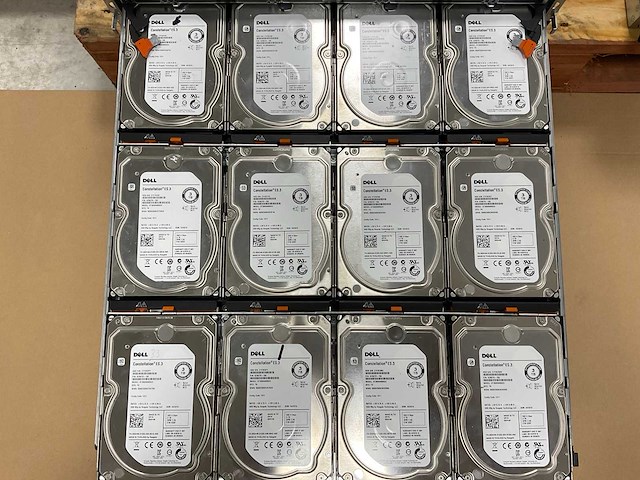 Dell (md3460/e08j) 54 x 3 tb sas(st3000nm0023) - 6x 3 tb sas(st33000650ss) disk array enclosure - afbeelding 5 van  16