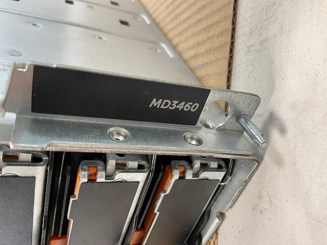 Dell (md3460/e08j) 54 x 3 tb sas(st3000nm0023) - 6x 3 tb sas(st33000650ss) disk array enclosure - afbeelding 12 van  16