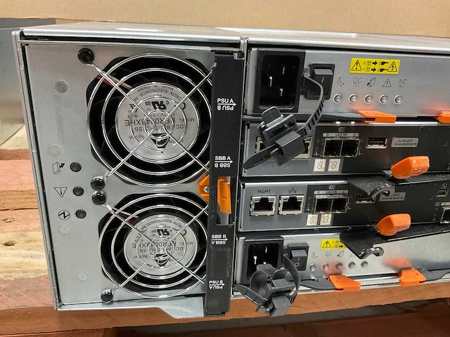 Dell (md3460/e08j) 54 x 3 tb sas(st3000nm0023) - 6x 3 tb sas(st33000650ss) disk array enclosure - afbeelding 16 van  16