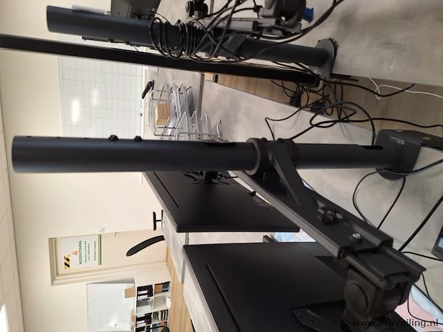 Dell monitor - 2 stuks - met uitschuifbare bureaustandaard - afbeelding 5 van  5