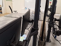 Dell monitor - 2 stuks - met uitschuifbare bureaustandaard - afbeelding 4 van  5