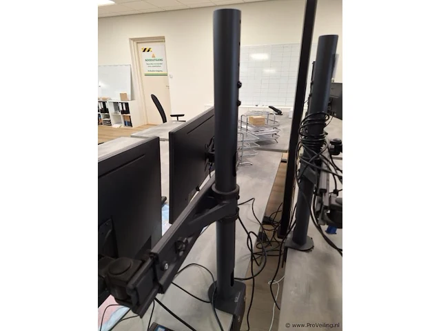 Dell monitor - 2 stuks - met uitschuifbare bureaustandaard - afbeelding 5 van  5