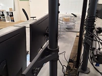 Dell monitor - 2 stuks - met uitschuifbare bureaustandaard - afbeelding 5 van  5