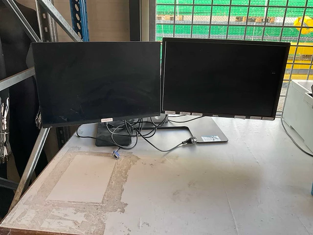 Dell monitoren op steun (2x) - afbeelding 1 van  3