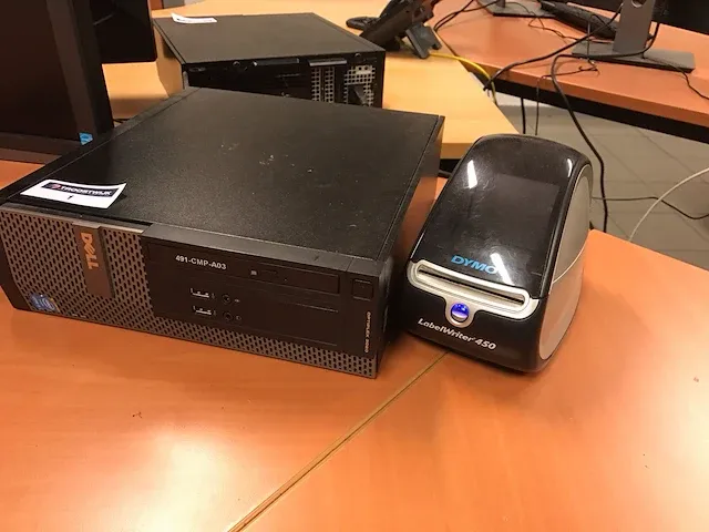 Dell optiplex 3020 desktop met 2 monitoren - afbeelding 3 van  6