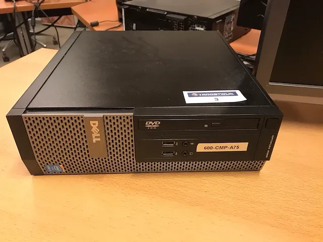 Dell optiplex 3020 desktop met 2 monitoren - afbeelding 2 van  6