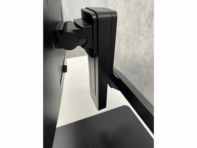 Dell p2417h - 24" ergonomische pc set - hdmi, displayport, vga - afbeelding 5 van  20