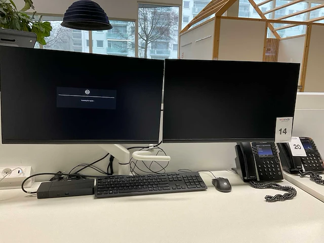Dell p2422h monitoren op arm - afbeelding 2 van  9