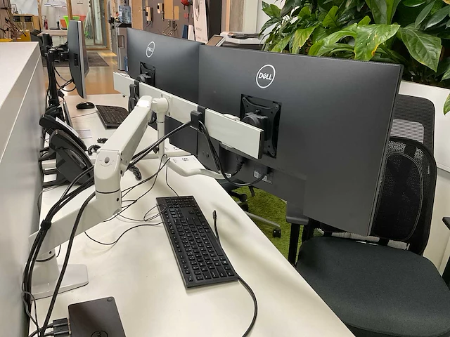 Dell p2422h monitoren op arm - afbeelding 4 van  9