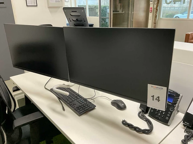 Dell p2422h monitoren op arm - afbeelding 5 van  9