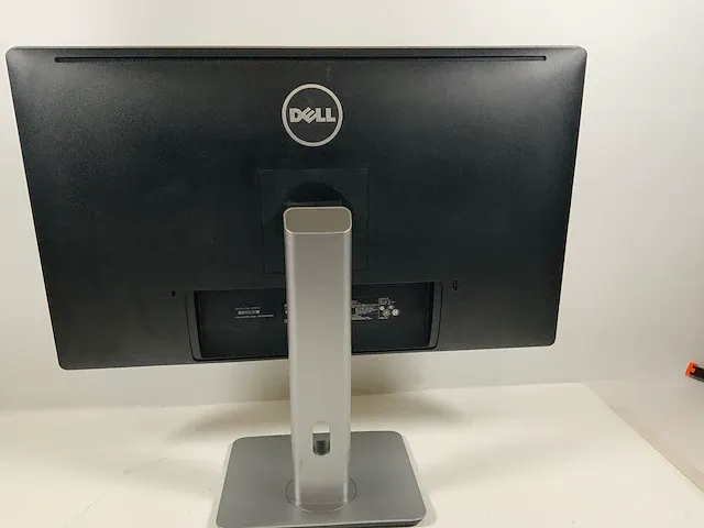 Dell (p2715q) 27", 3840x2160 (4k) led monitor - afbeelding 4 van  6