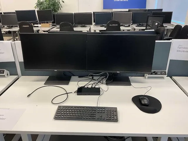 Dell p2719h 27” monitor met toetsenbord en muis (3x) - afbeelding 3 van  5