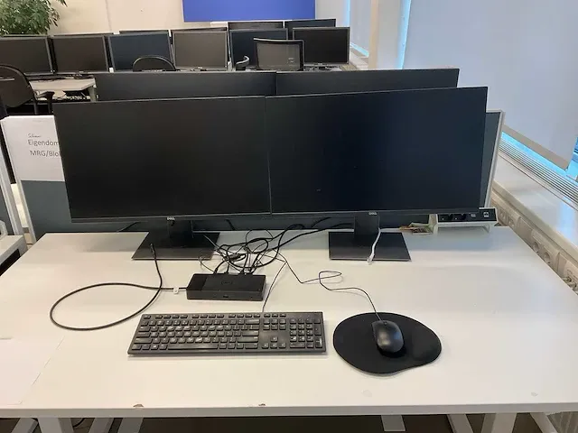 Dell p2719h 27” monitor met toetsenbord en muis (3x) - afbeelding 4 van  5
