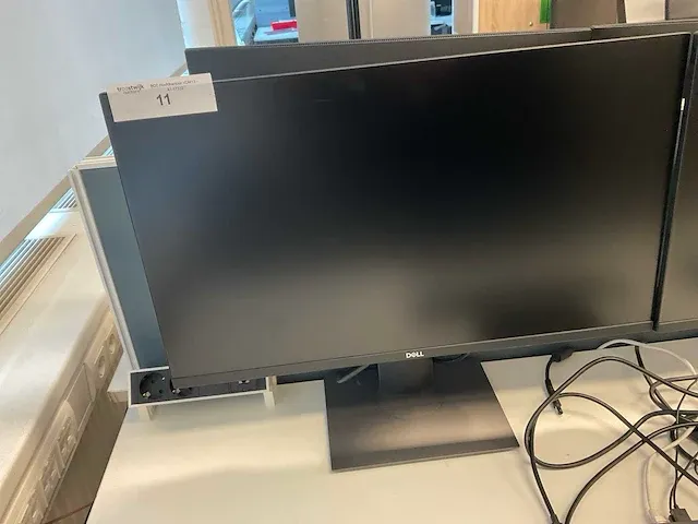 Dell p2719h 27” monitor met toetsenbord en muis - afbeelding 3 van  6
