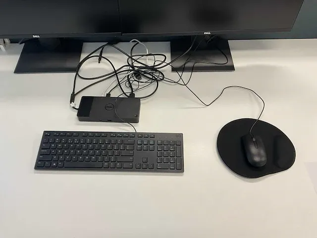 Dell p2719h 27” monitor met toetsenbord en muis - afbeelding 4 van  6