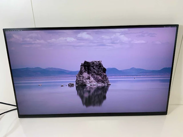 Dell (p3223qe) 32”, 3840x2160 (uhd) ips monitor - afbeelding 1 van  6