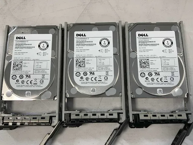 Dell poweredge r370xd, 2x xeon(r) e5-2650l v3, 8x 16 gb ram, 4x 300 gb sas (st300mp0005), 6x 400 gb sas (ssdsc2bx400g4r), 6x 600 gb sas (al13sxb600n), 6x 1 tb sas (st91000640ss) rack mount chassis - afbeelding 6 van  17