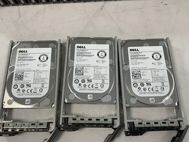Dell poweredge r370xd, 2x xeon(r) e5-2650l v3, 8x 16 gb ram, 4x 300 gb sas (st300mp0005), 6x 400 gb sas (ssdsc2bx400g4r), 6x 600 gb sas (al13sxb600n), 6x 1 tb sas (st91000640ss) rack mount chassis - afbeelding 7 van  17