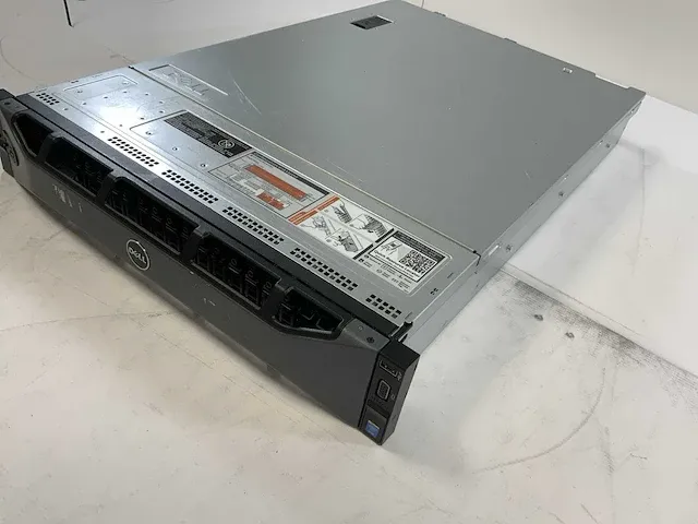 Dell poweredge r370xd, 2x xeon(r) e5-2650l v3, 8x 16 gb ram, 4x 300 gb sas (st300mp0005), 6x 400 gb sas (ssdsc2bx400g4r), 6x 600 gb sas (al13sxb600n), 6x 1 tb sas (st91000640ss) rack mount chassis - afbeelding 10 van  17