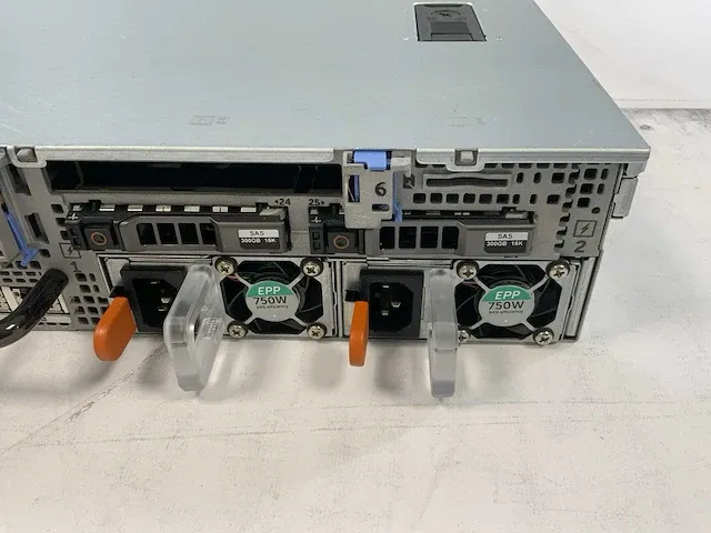 Dell poweredge r370xd, 2x xeon(r) e5-2650l v3, 8x 16 gb ram, 4x 300 gb sas (st300mp0005), 6x 400 gb sas (ssdsc2bx400g4r), 6x 600 gb sas (al13sxb600n), 6x 1 tb sas (st91000640ss) rack mount chassis - afbeelding 13 van  17