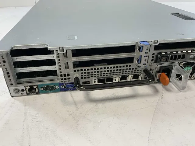 Dell poweredge r370xd, 2x xeon(r) e5-2650l v3, 8x 16 gb ram, 4x 300 gb sas (st300mp0005), 6x 400 gb sas (ssdsc2bx400g4r), 6x 600 gb sas (al13sxb600n), 6x 1 tb sas (st91000640ss) rack mount chassis - afbeelding 14 van  17