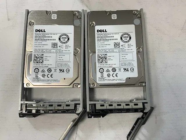 Dell poweredge r370xd, 2x xeon(r) e5-2650l v3, 8x 16 gb ram, 4x 300 gb sas (st300mp0005), 6x 400 gb sas (ssdsc2bx400g4r), 6x 600 gb sas (al13sxb600n), 6x 1 tb sas (st91000640ss) rack mount chassis - afbeelding 17 van  17