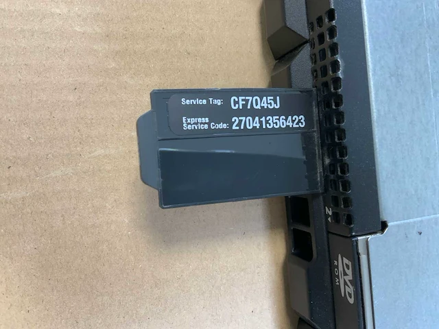 Dell poweredge r410, xeon(r) e5506, 2x 16 gb ram, no hdd rack mount chassis - afbeelding 6 van  7