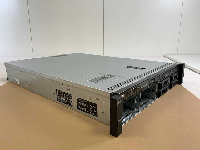 Dell poweredge r520, 2x xeon(r) e5-2420, 12x 16 gb ram, 1x 3.84 tb nvme(mz1lb3t8hmla-00007) - 1x 1 tb nvme(ssd 970 evo plus) rack mount chassis - afbeelding 3 van  8