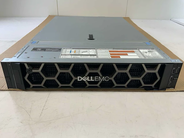 Dell poweredge r740, 2x xeon(r) gold 6144, 16x 32 gb ram (002c0632002c), no hdd rack mount chassis - afbeelding 1 van  8