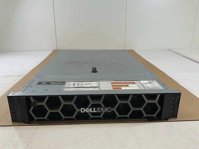 Dell poweredge r740, 2x xeon(r) gold 6144, 24x 32 gb ram (002c0632002c), no hdd rack mount chassis - afbeelding 1 van  8