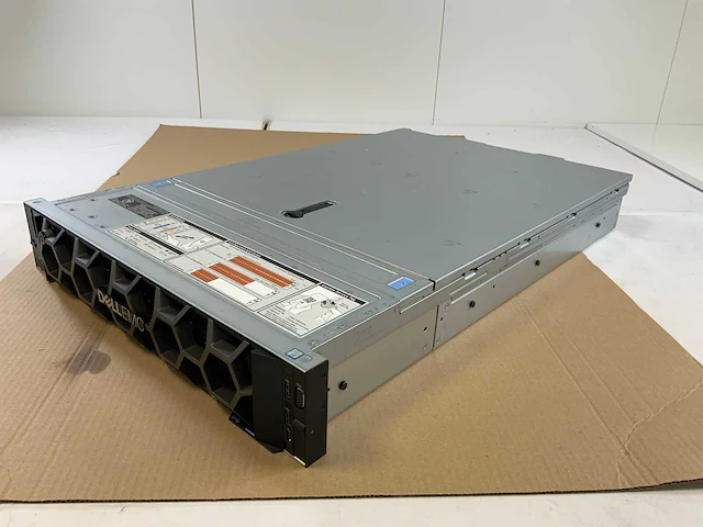 Dell poweredge r740, 2x xeon(r) gold 6144, 24x 32gb ram (002c0632002c), no hdd rack mount chassis - afbeelding 3 van  8