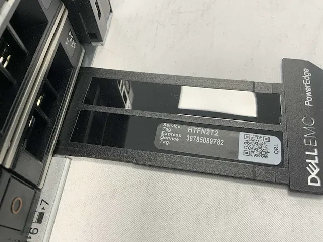 Dell poweredge r740, 2x xeon(r) silver 4110, 12x 8 gb ram, 2x 600 gb sas (al14sxb60eny), 2x 900 gb sas (st900mp0026), 4x 1 tb sas (st1200mm0099) rack mount chassis - afbeelding 4 van  12