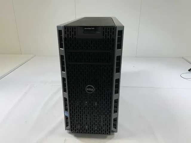 Dell poweredge t420, xeon(r) e5-2403 v2, 4 gb ram, 4x 1 tb hdd + 3x 600 gb hdd tower server - afbeelding 1 van  9
