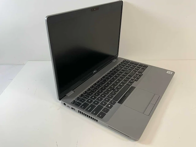 Dell precision 3551 15.5", core(tm) i7 10th gen, 32 gb ram, 1 tb nvme, 500 gb ssd, nvidia quadro p620 4 gb laptop - afbeelding 2 van  7