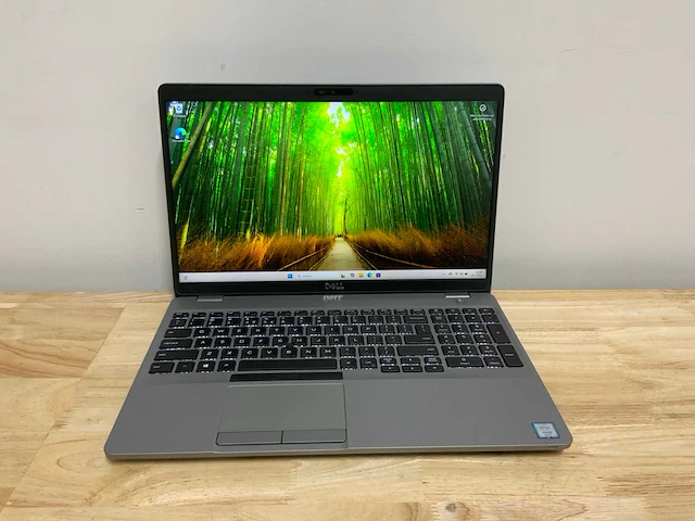 Dell precision 3551(xeon) laptop - afbeelding 1 van  9
