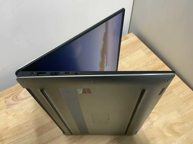 Dell precision 5520 laptop - afbeelding 5 van  8