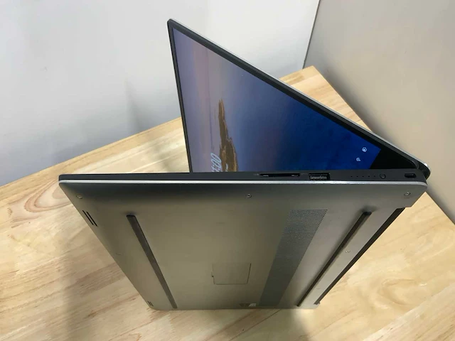 Dell precision 5520 laptop - afbeelding 6 van  8