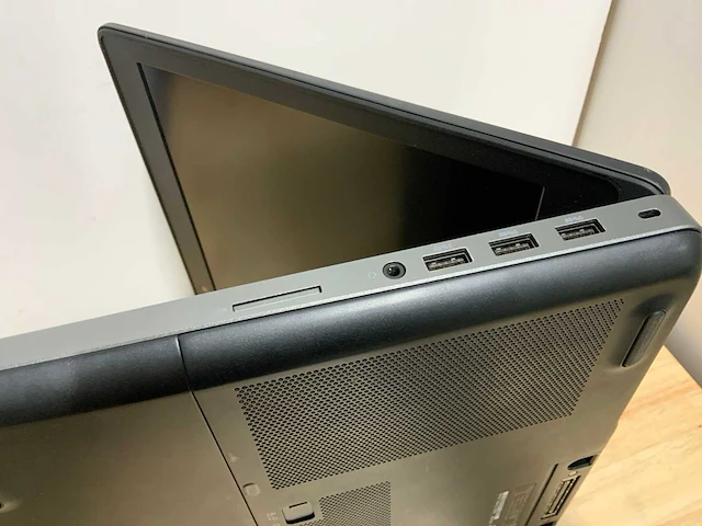 Dell precision 7510 (i7 gen6) laptop - afbeelding 7 van  8