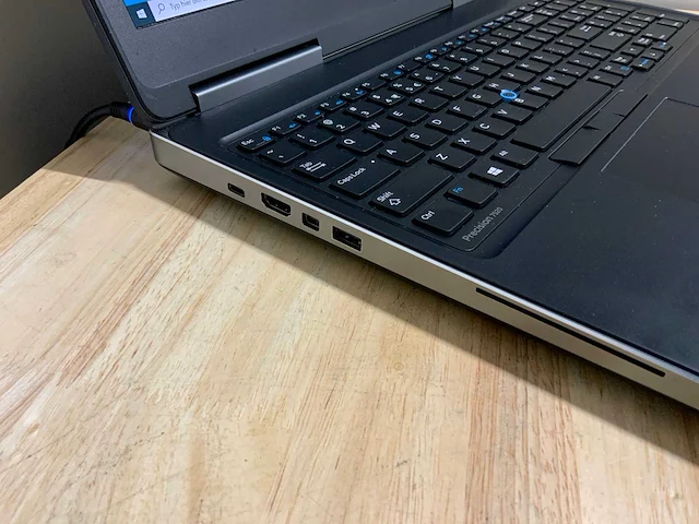 Dell precision 7520 (i7 gen7) laptop - afbeelding 6 van  10