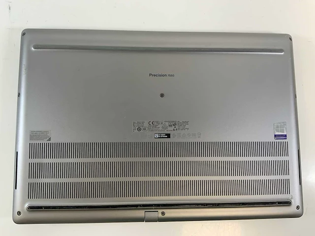 Dell precision 7550 15.5", core(tm) i7 10th gen, 64 gb ram, no hdd laptop - afbeelding 6 van  7