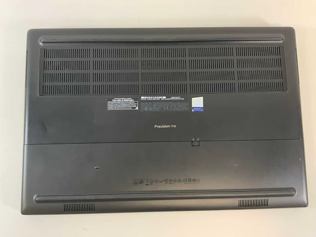 Dell precision 7730 18", core(tm) i7 8th gen, 64 gb ram, no hdd, nvidia quadro p5200 mobile 16 gb laptop - afbeelding 5 van  6