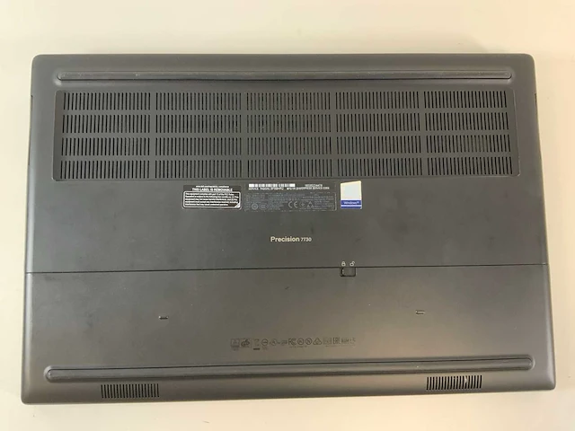 Dell precision 7730 18", core(tm) i7 8th gen, 64 gb ram, no hdd, nvidia quadro p5200 mobile 16 gb laptop - afbeelding 6 van  8