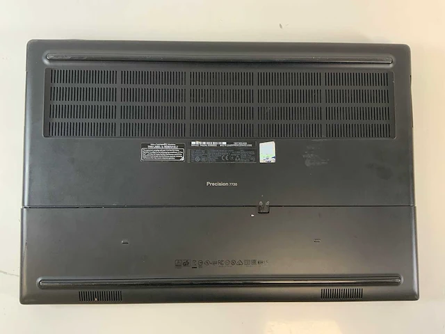 Dell precision 7730 18", core(tm) i7 8th gen, 64 gb ram, no hdd, nvidia quadro p5200 mobile 16 gb laptop - afbeelding 6 van  8