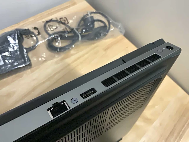 Dell precision 7730 (i7 gen8) laptop - afbeelding 3 van  11