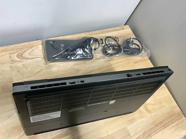 Dell precision 7730 (i7 gen8) laptop - afbeelding 11 van  11